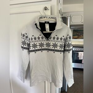 Newland ski sweater 1/4 zip snowflake pattern